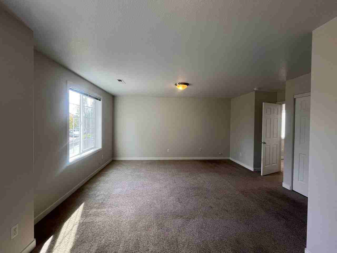 4008 Ne 166th Ave - Photo 7 of 25