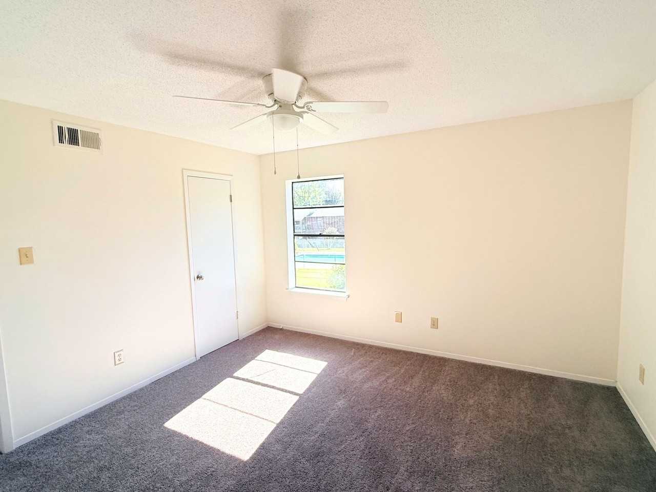 East Gate Apartments - Photo 6 of 11