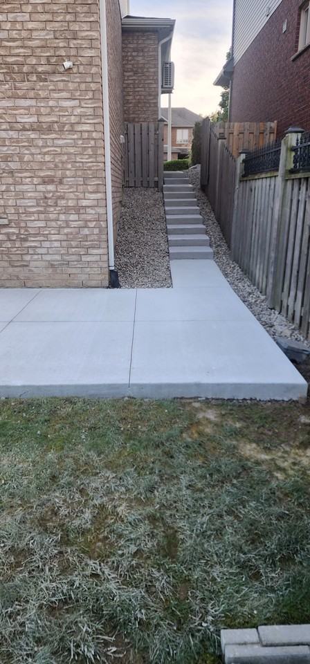 4009 Bush Crescent - Photo 2 of 11