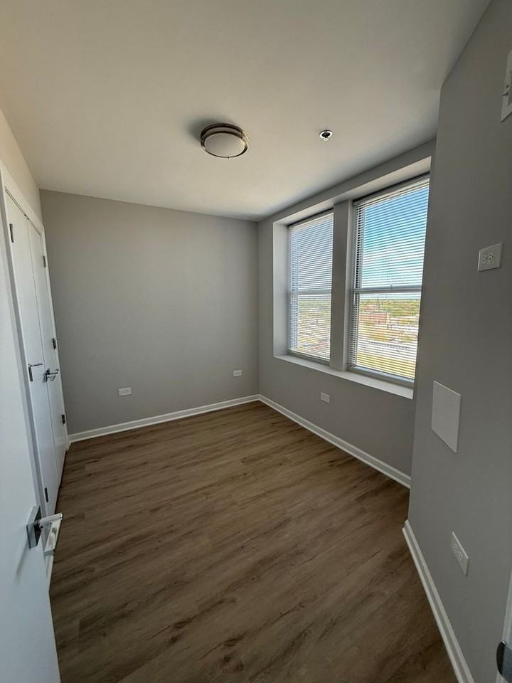 10 N Sheridan Rd. - Photo 3 of 21