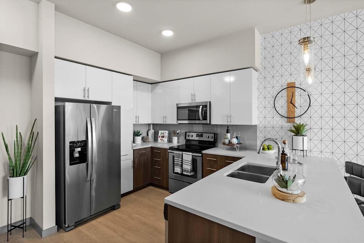 3911 N 25th St - Photo 6 of 50