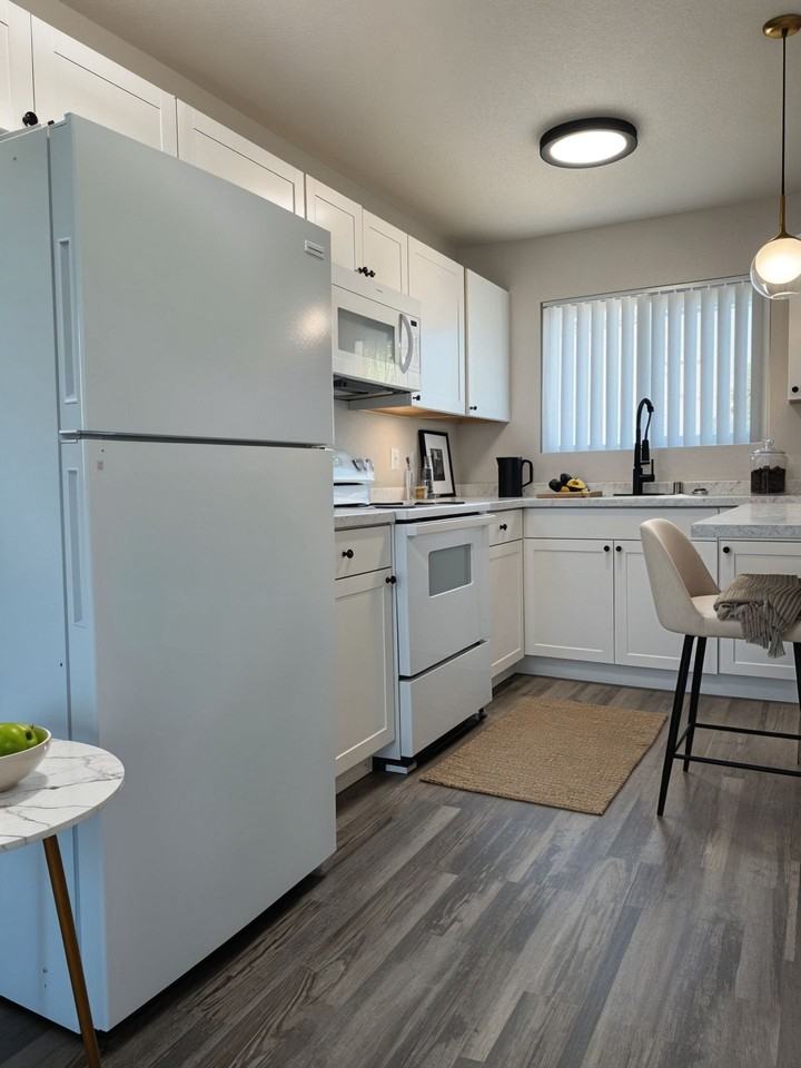 The Redwoods at Fresno - Photo 5 of 7