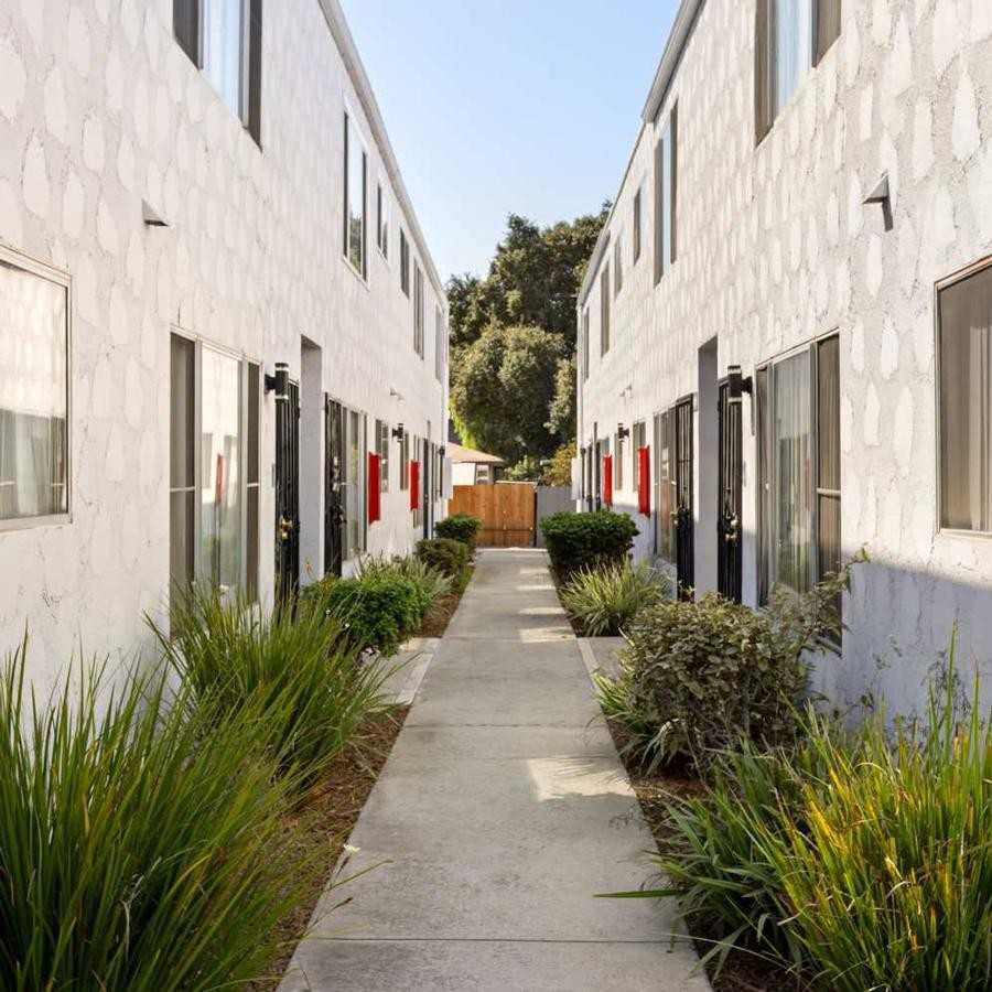 2500 B Ave - Photo 3 of 18