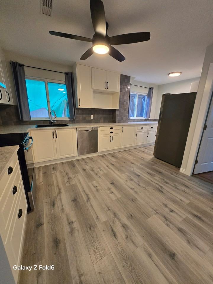 12582 224 St #1 - Photo 2 of 11