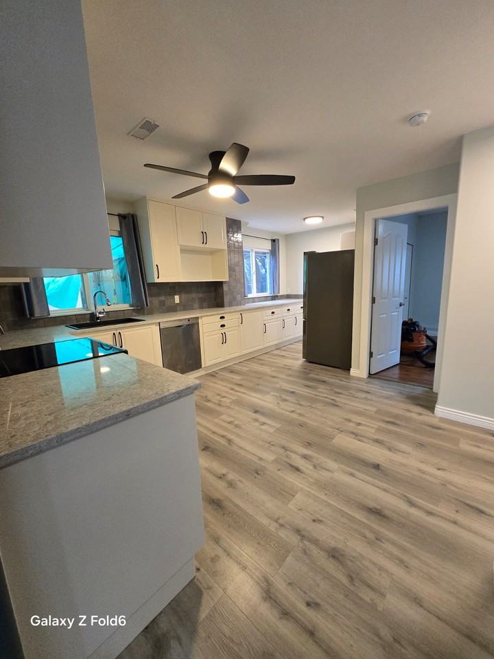 12582 224 St #1 - Photo 3 of 11