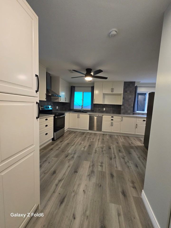 12582 224 St #1 - Photo 4 of 11