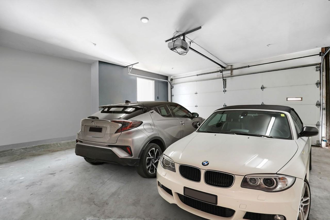 3907 De Longpre Ave - Photo 4 of 30