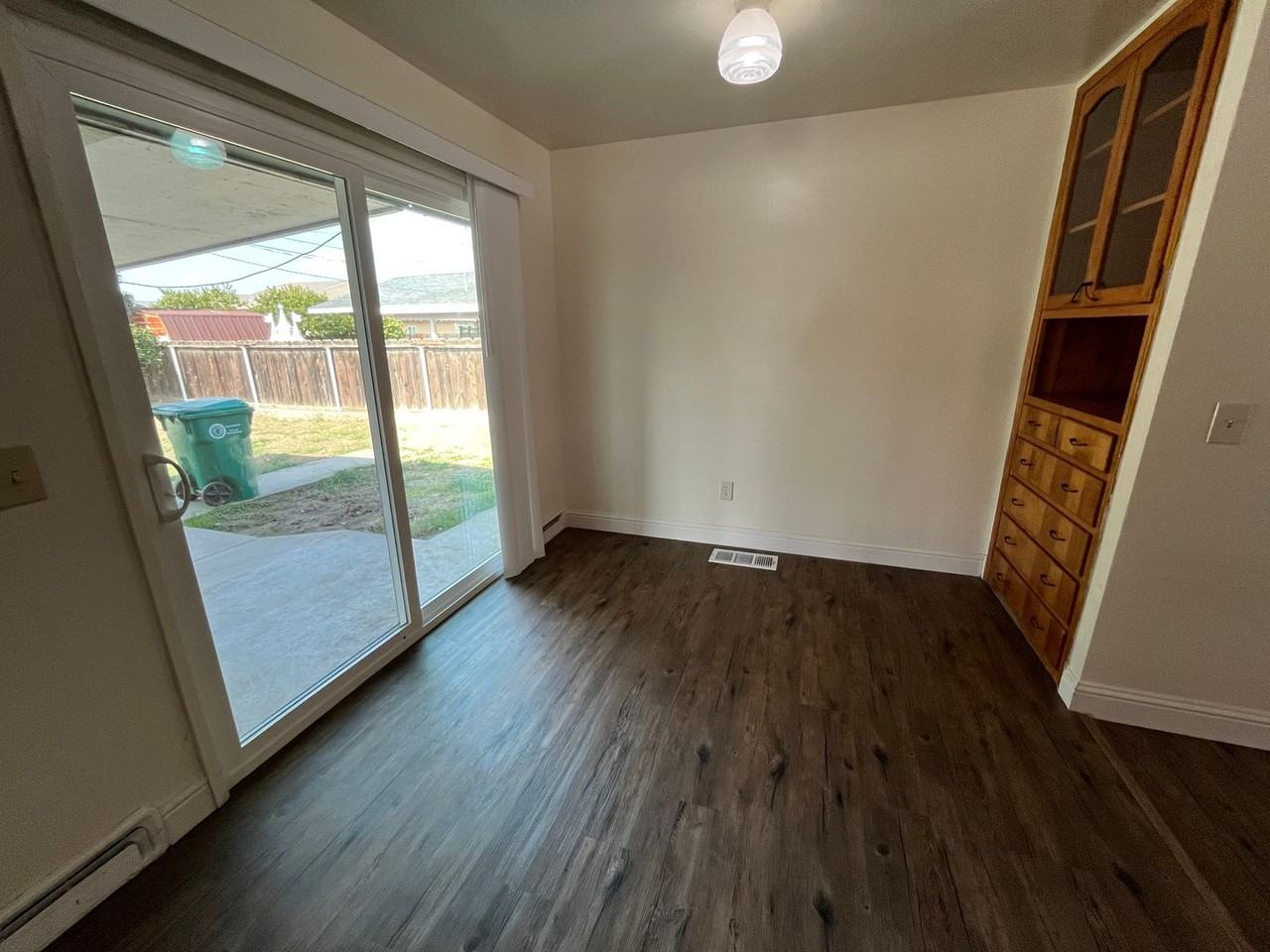 823 N Belmont St - Photo 3 of 13