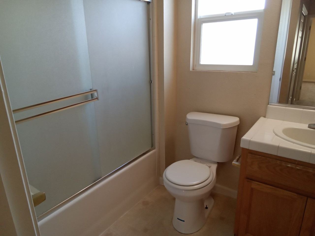 558 Vermont Avenue #B - Photo 6 of 9