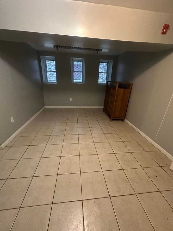 1315 W Roosevelt - Photo 2 of 13