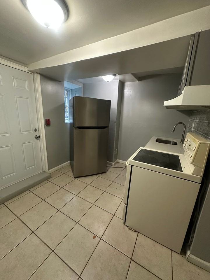 1315 W Roosevelt - Photo 3 of 13