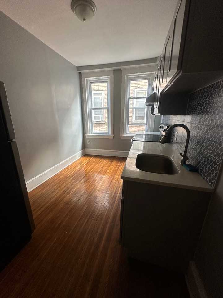 1315 W Roosevelt - Photo 7 of 13