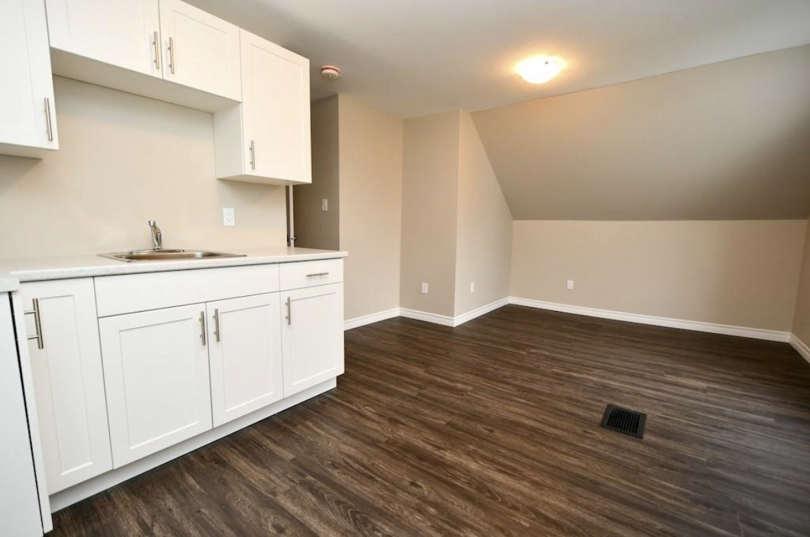 310 Mason Ave #B - Photo 2 of 8