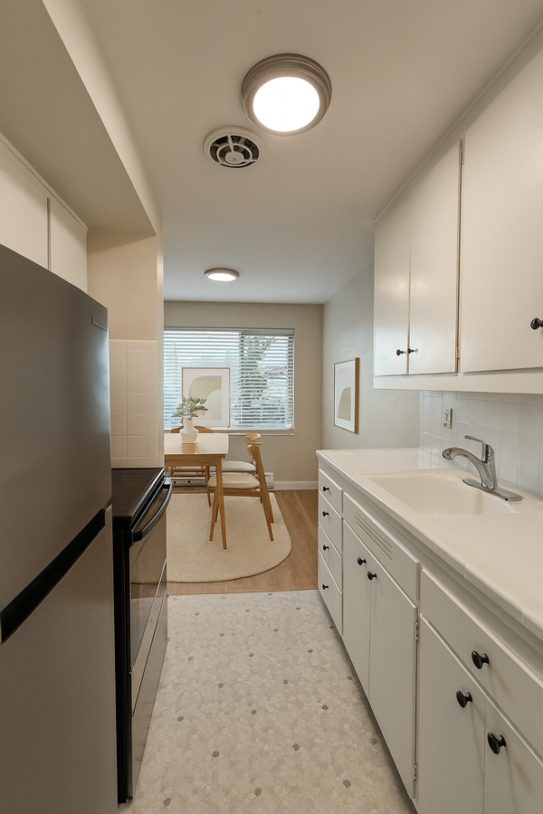 8849 35th Ave Sw - Photo 4 of 6