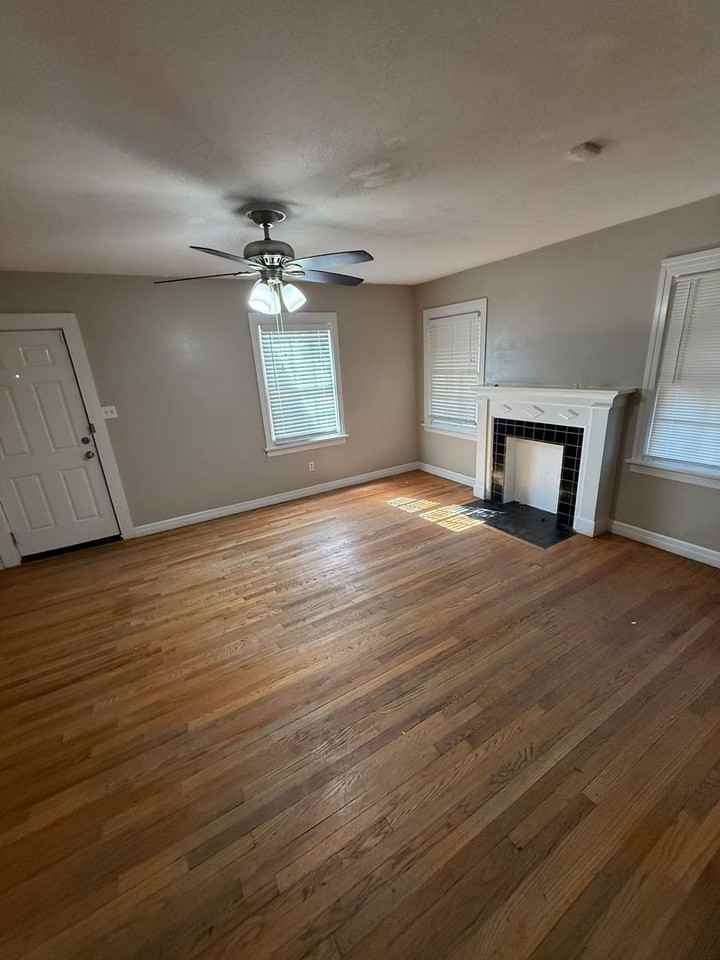 1910 21st St - Photo 2 of 12