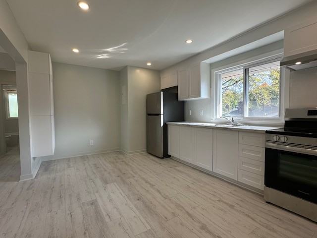 220 Iona Street #4 - Photo 7 of 14