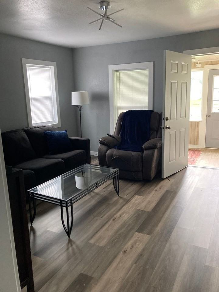 228 S Kellogg Ave - Photo 3 of 5