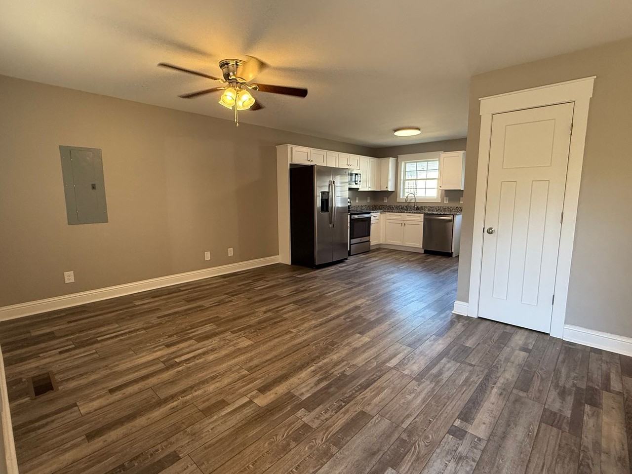 115 Buster Ln #B - Photo 2 of 14