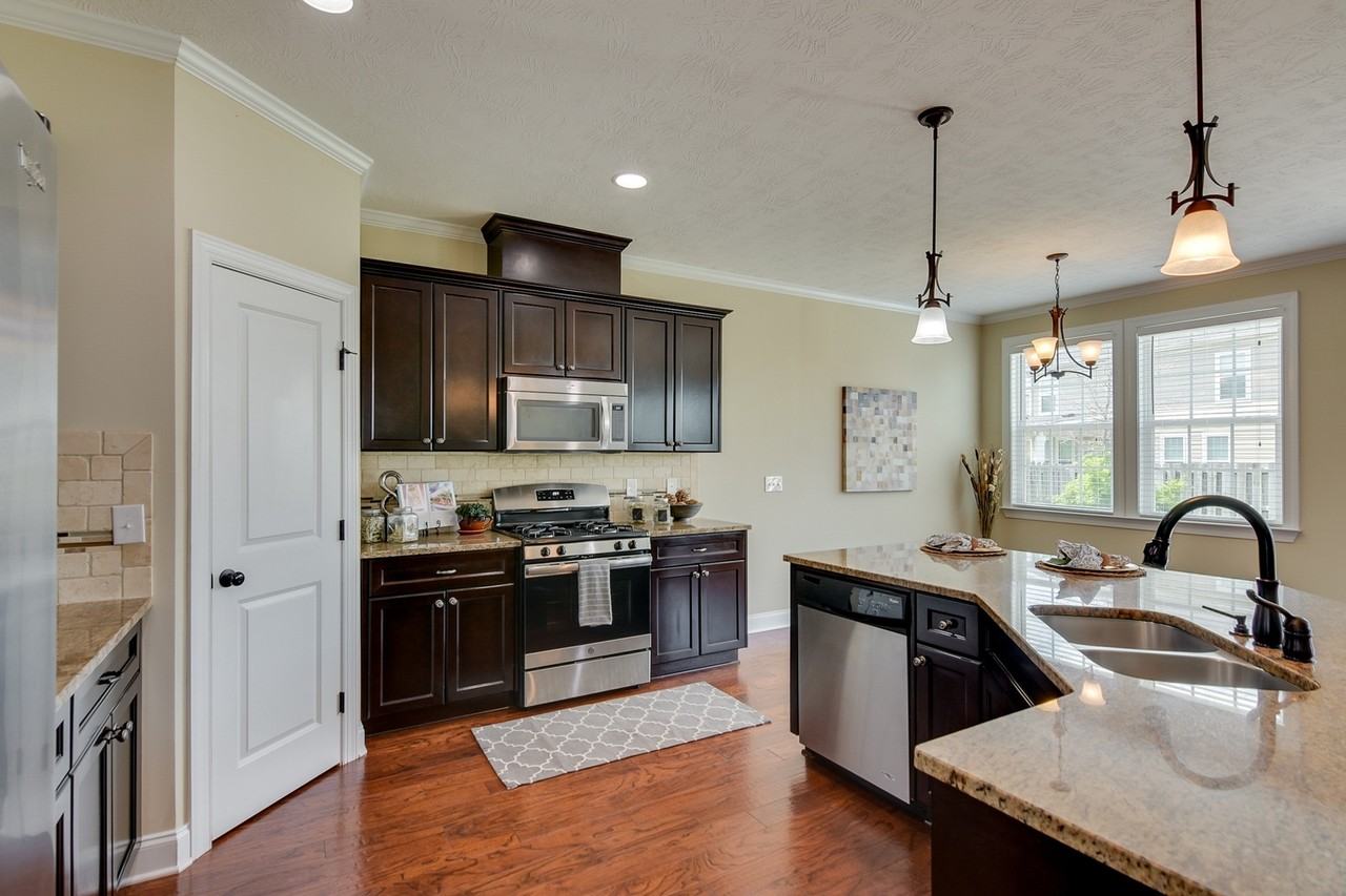 5458 Everlook Cir - Photo 5 of 41