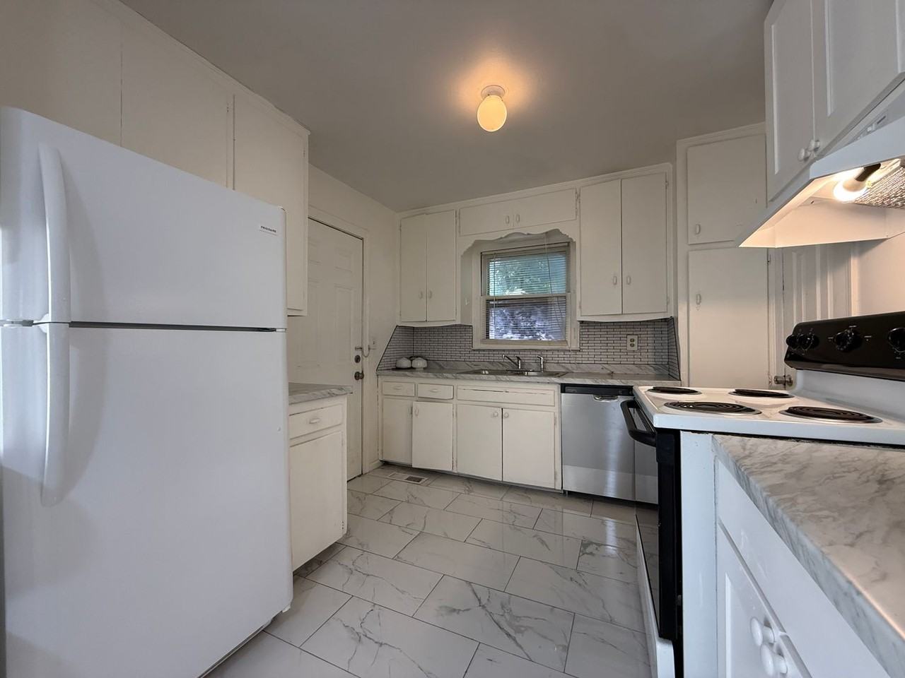 1300 Nw 83rd St - Photo 4 of 11