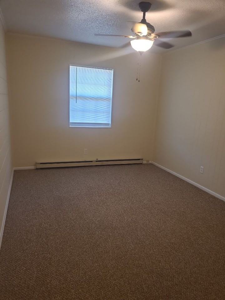 Montgomery Apartments - Photo 4 of 6