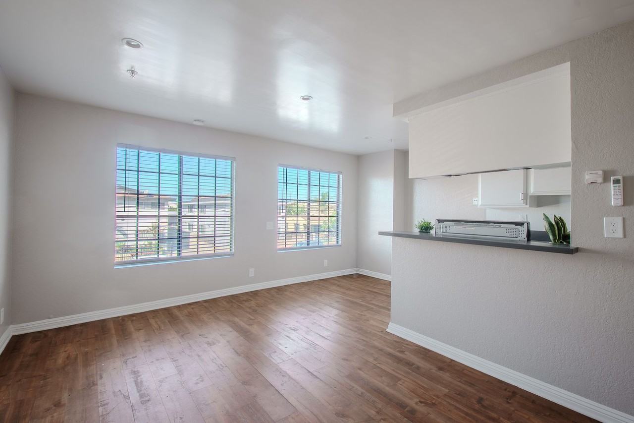 12914 Doty Ave - Photo 7 of 12