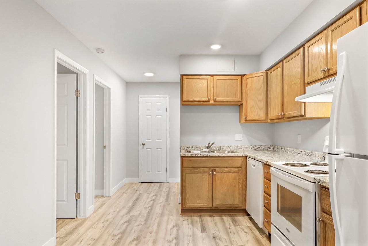 Ashford Arms - Photo 2 of 37