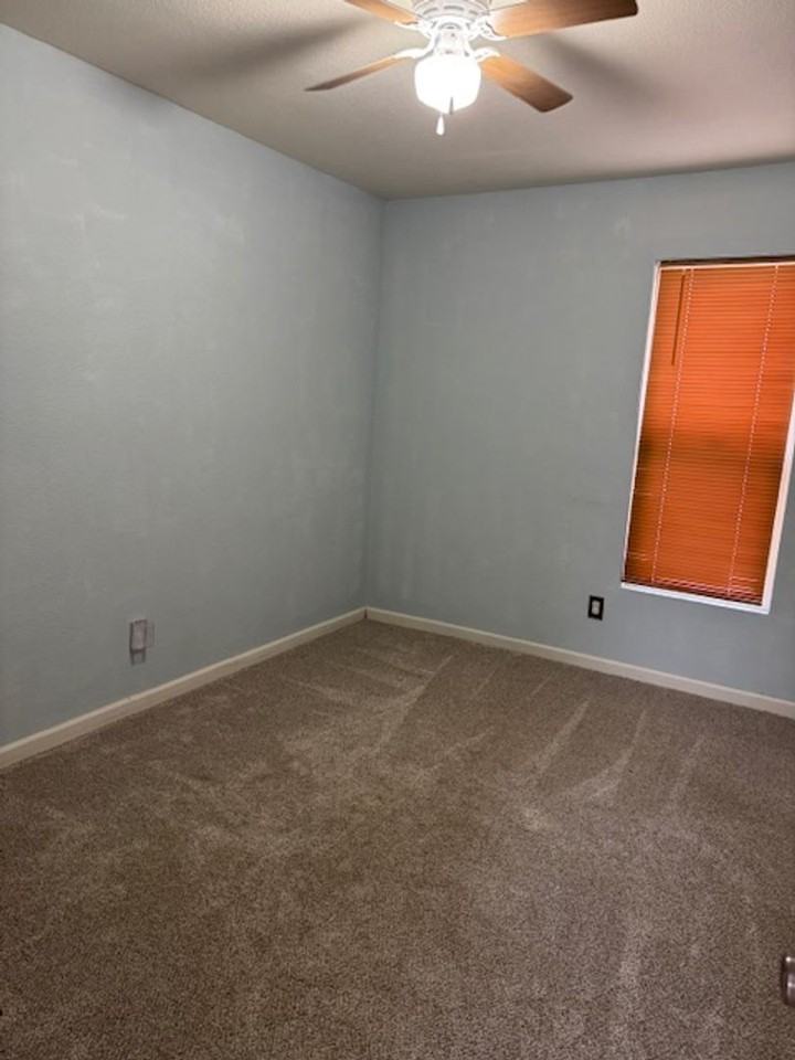 829 E 3rd St - Photo 5 of 11