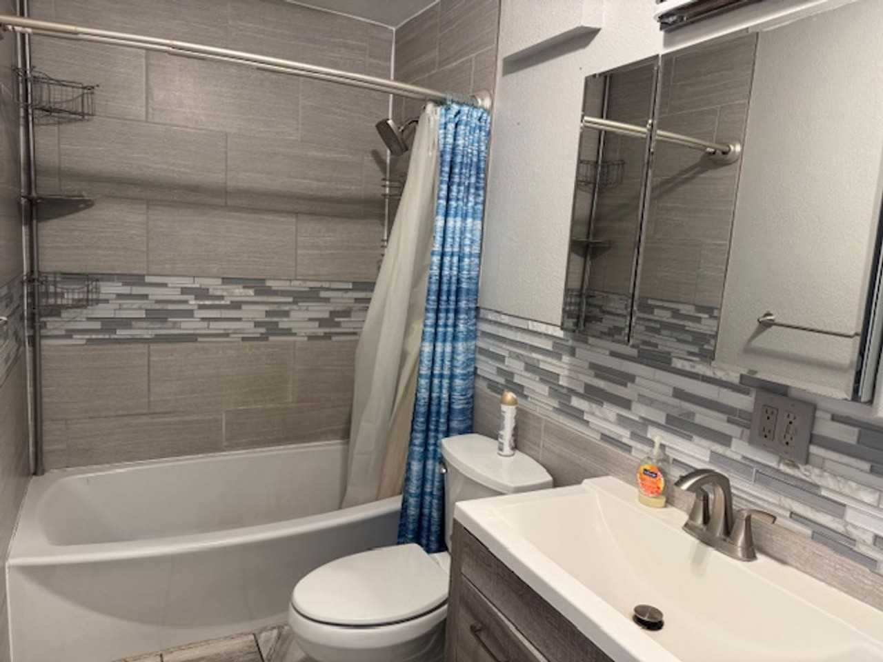 829 E 3rd St - Photo 7 of 11