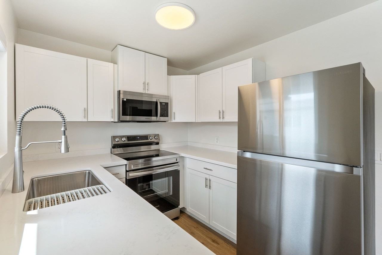 1835 Garden Street - Photo 5 of 50