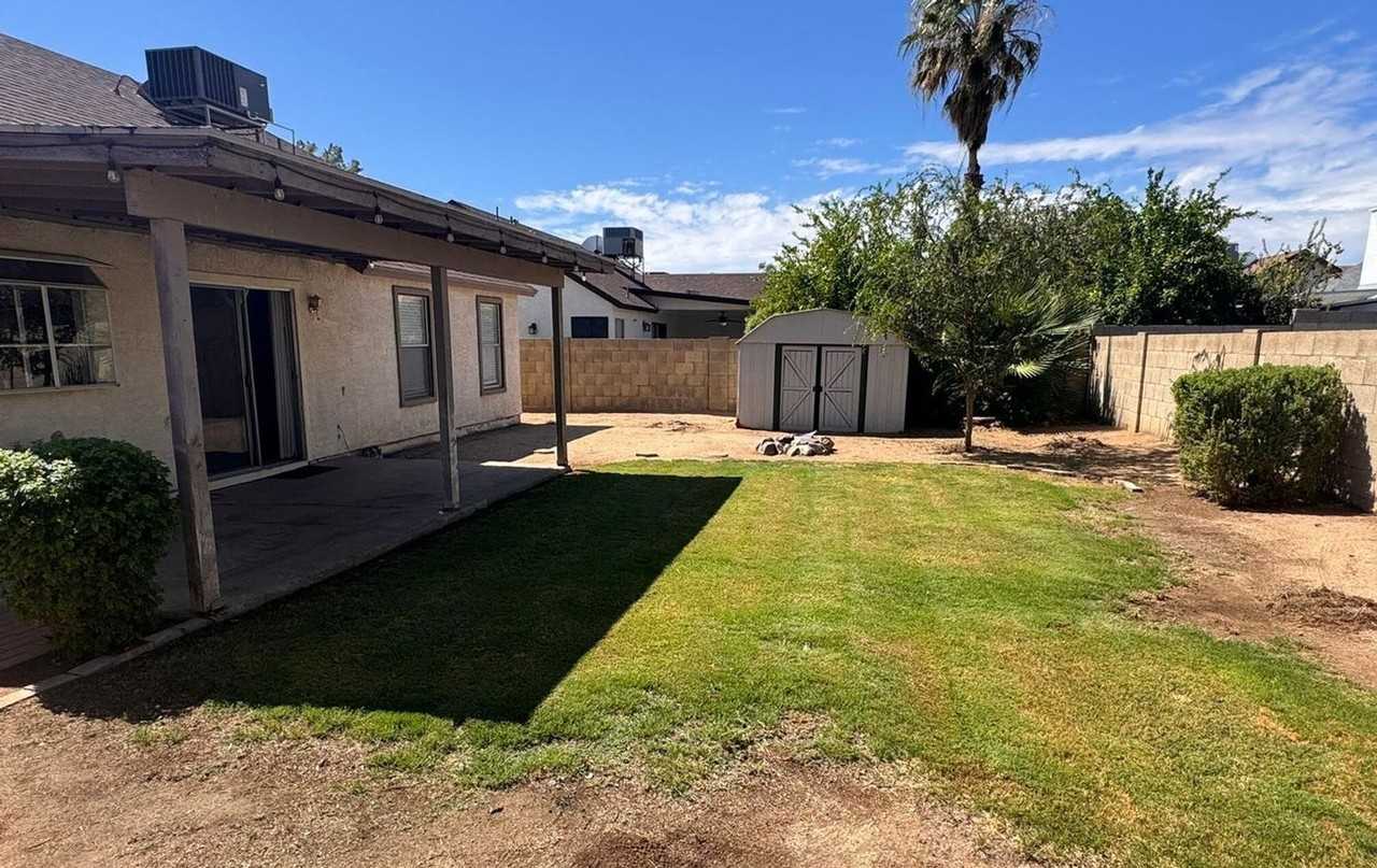 5602 W Yucca St - Photo 3 of 17