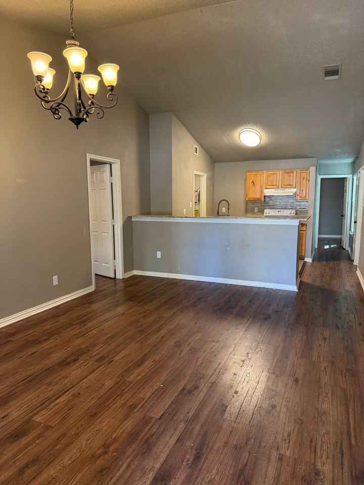 4628 Baytree Dr - Photo 2 of 14