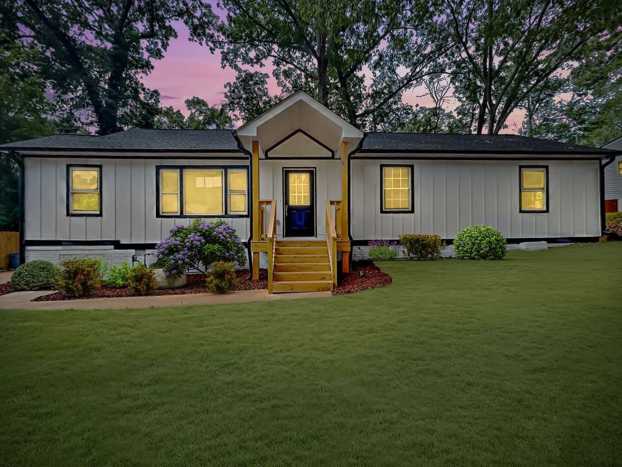 2633 Brentwood Pl - Photo 2 of 26