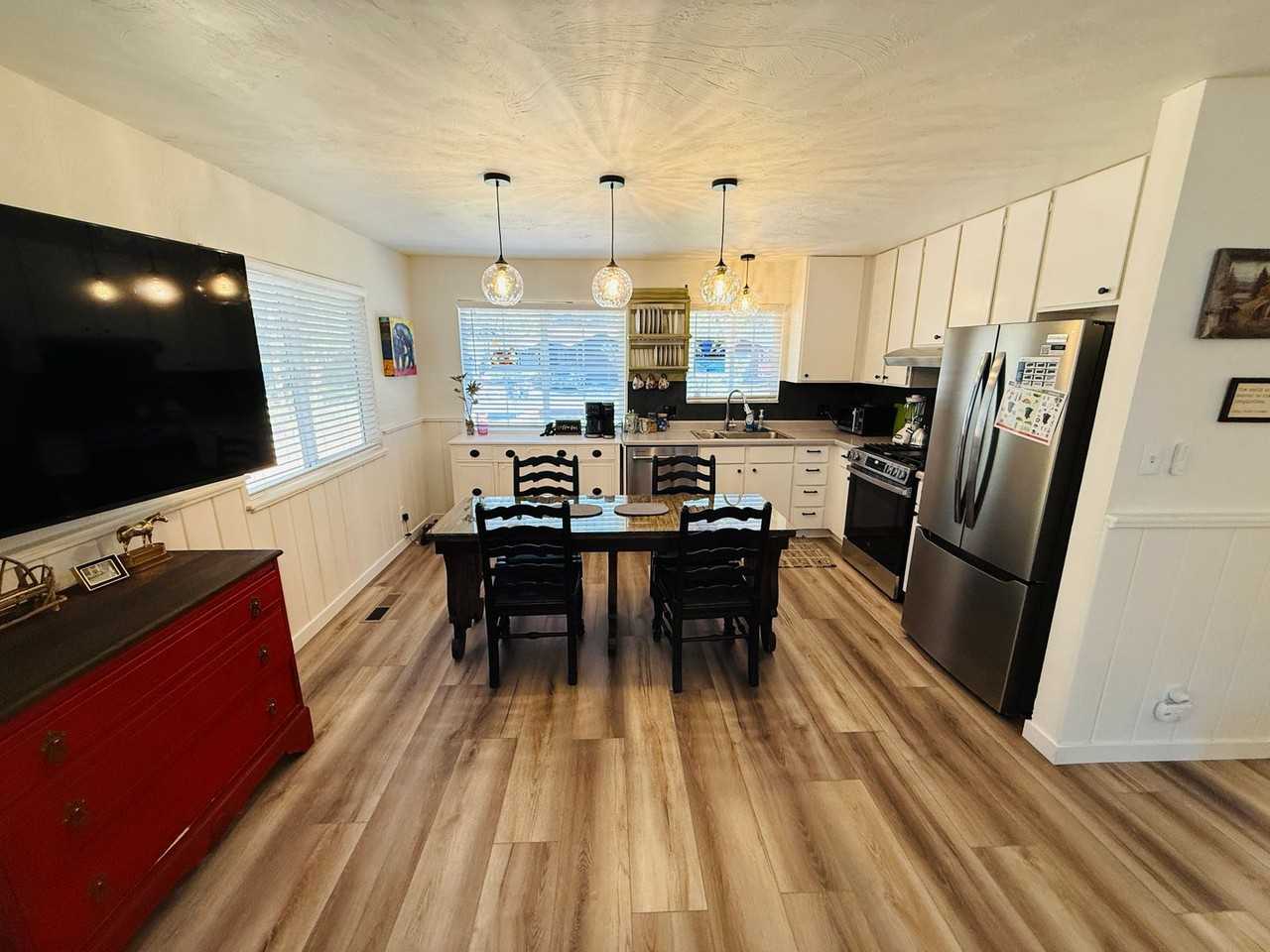 1676 Bakersfield St - Photo 6 of 18