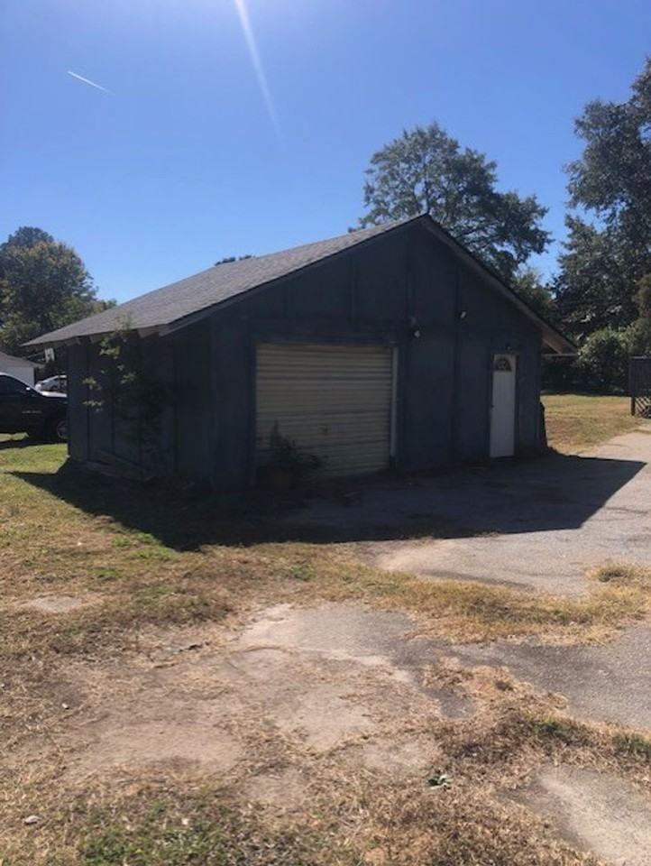 206 Devon Street - Photo 4 of 14