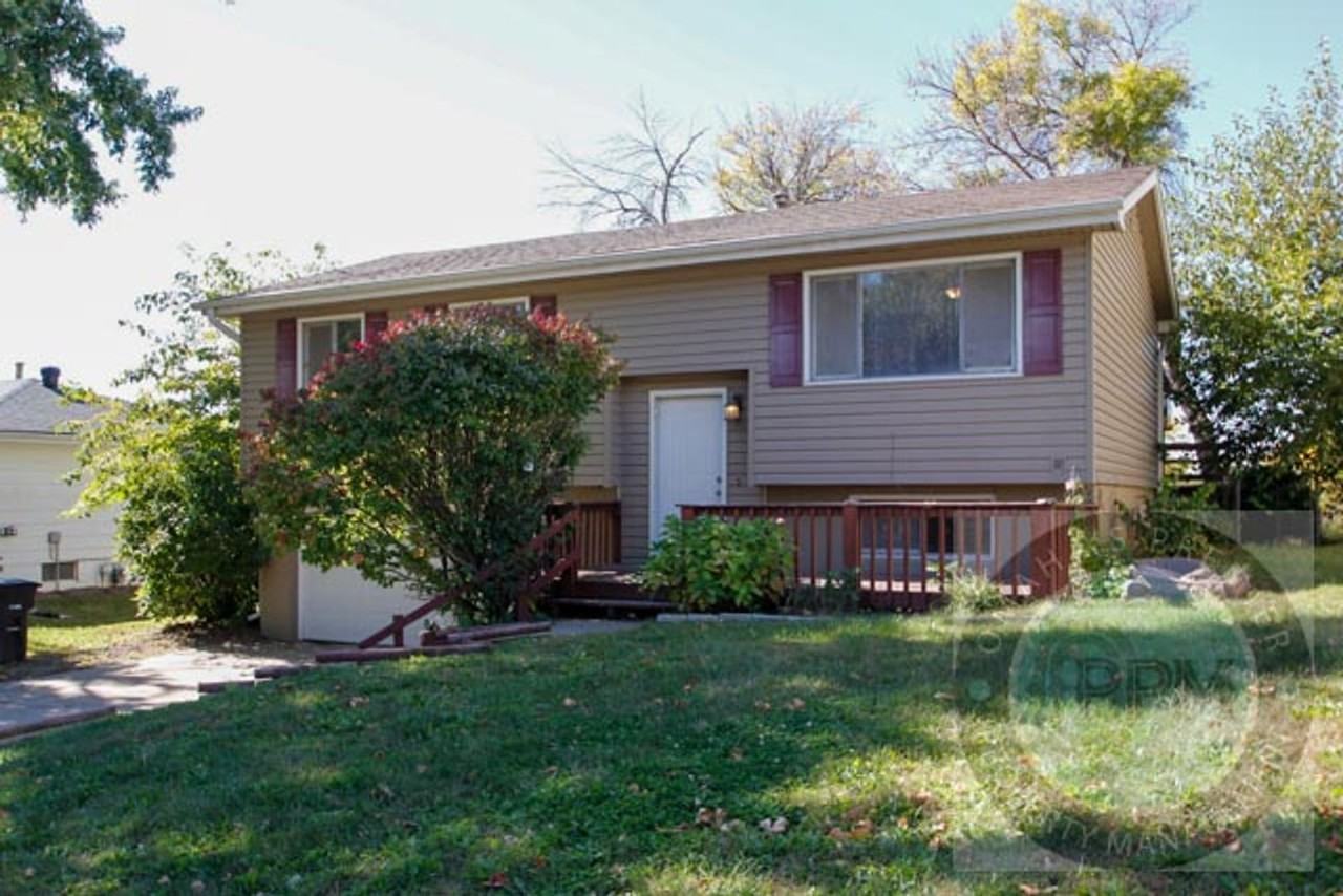 1606 North 107th Avenue - Photo 2 of 27