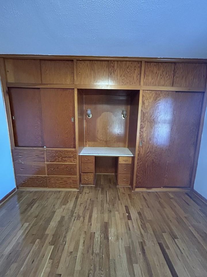 311 E Kansas St - Photo 7 of 15