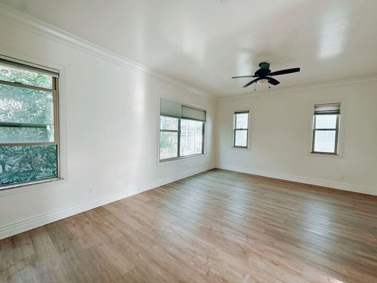 1274 Pine Ave - Photo 4 of 27