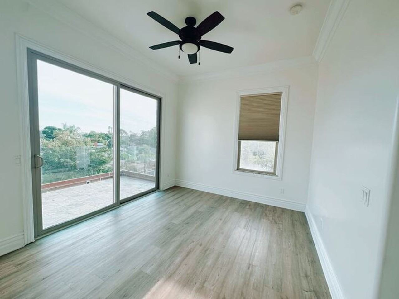 1274 Pine Ave - Photo 5 of 27