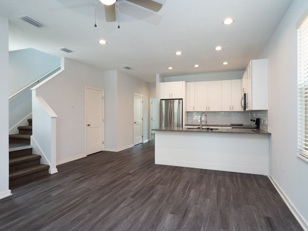 545 Sw 6th Ave - Photo 3 of 27