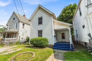 featured image of 123 Cascade St