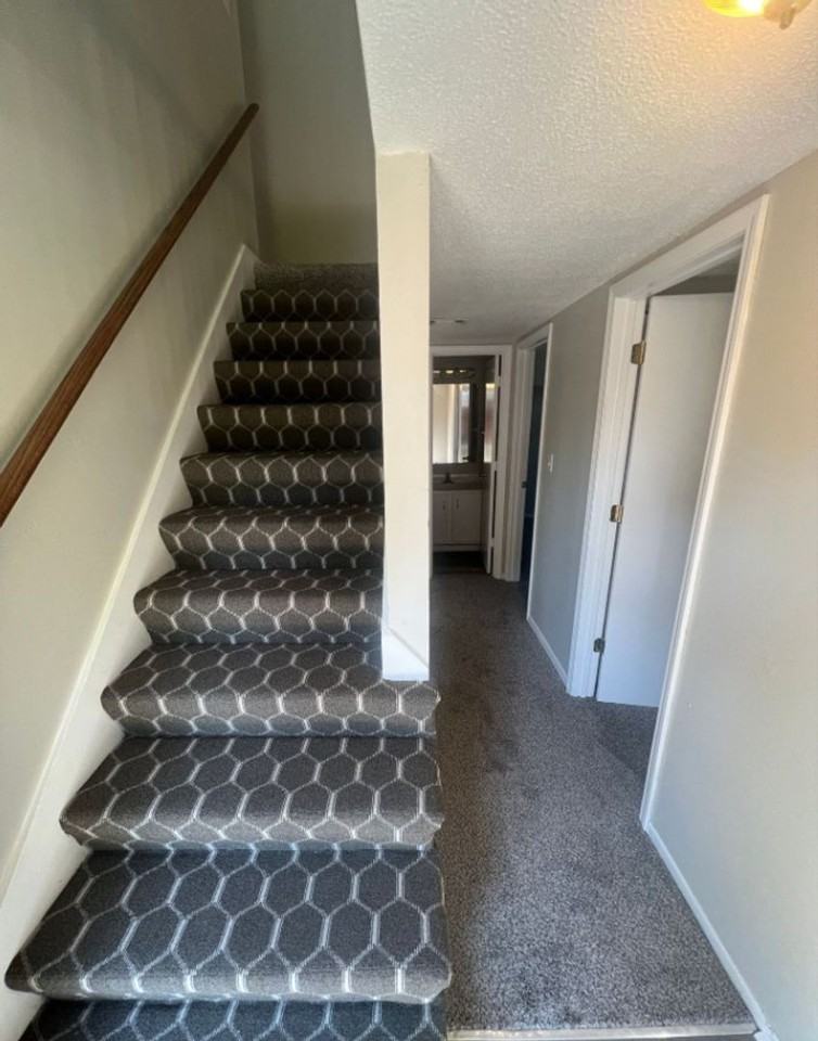 300 Ne Westwind Dr #B - Photo 2 of 17