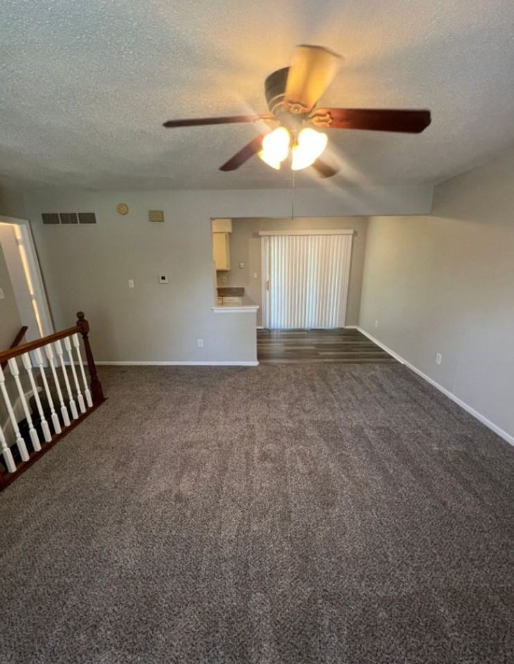 300 Ne Westwind Dr #B - Photo 5 of 17
