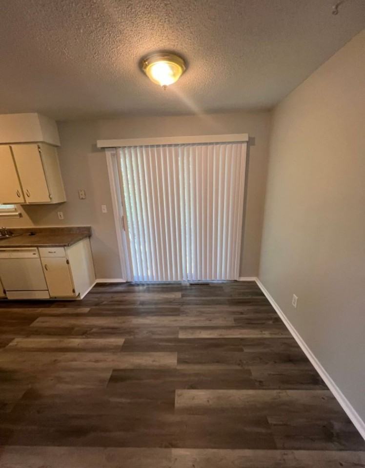300 Ne Westwind Dr #B - Photo 6 of 17