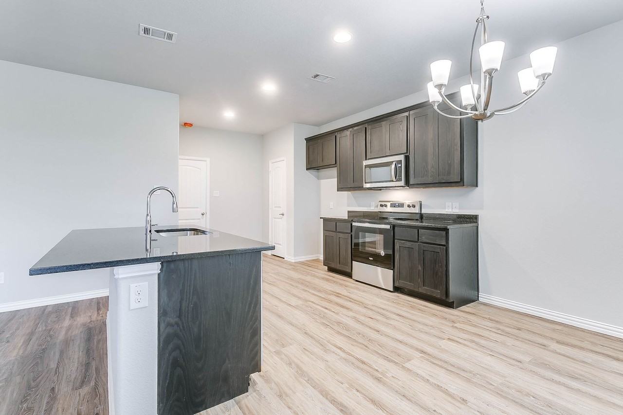 5609 Mclanahan Ln - Photo 2 of 9