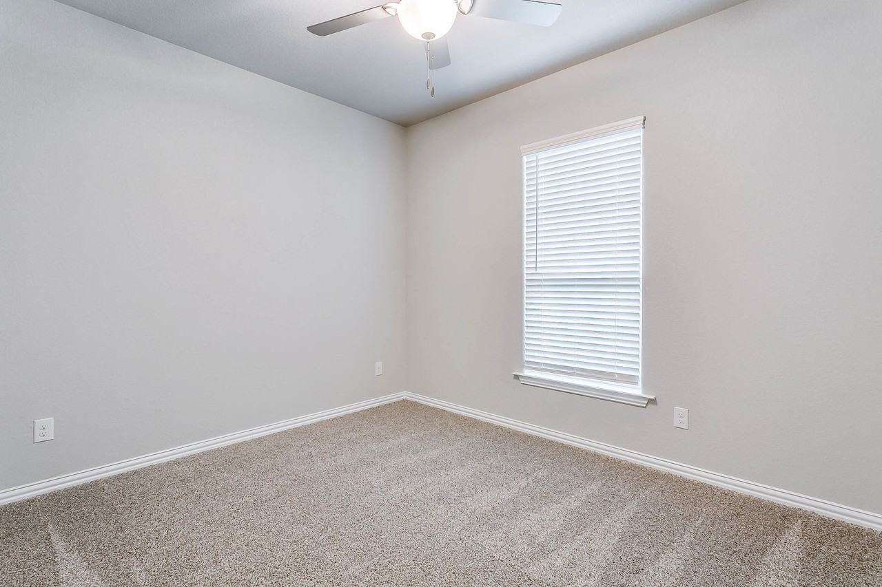5609 Mclanahan Ln - Photo 3 of 9