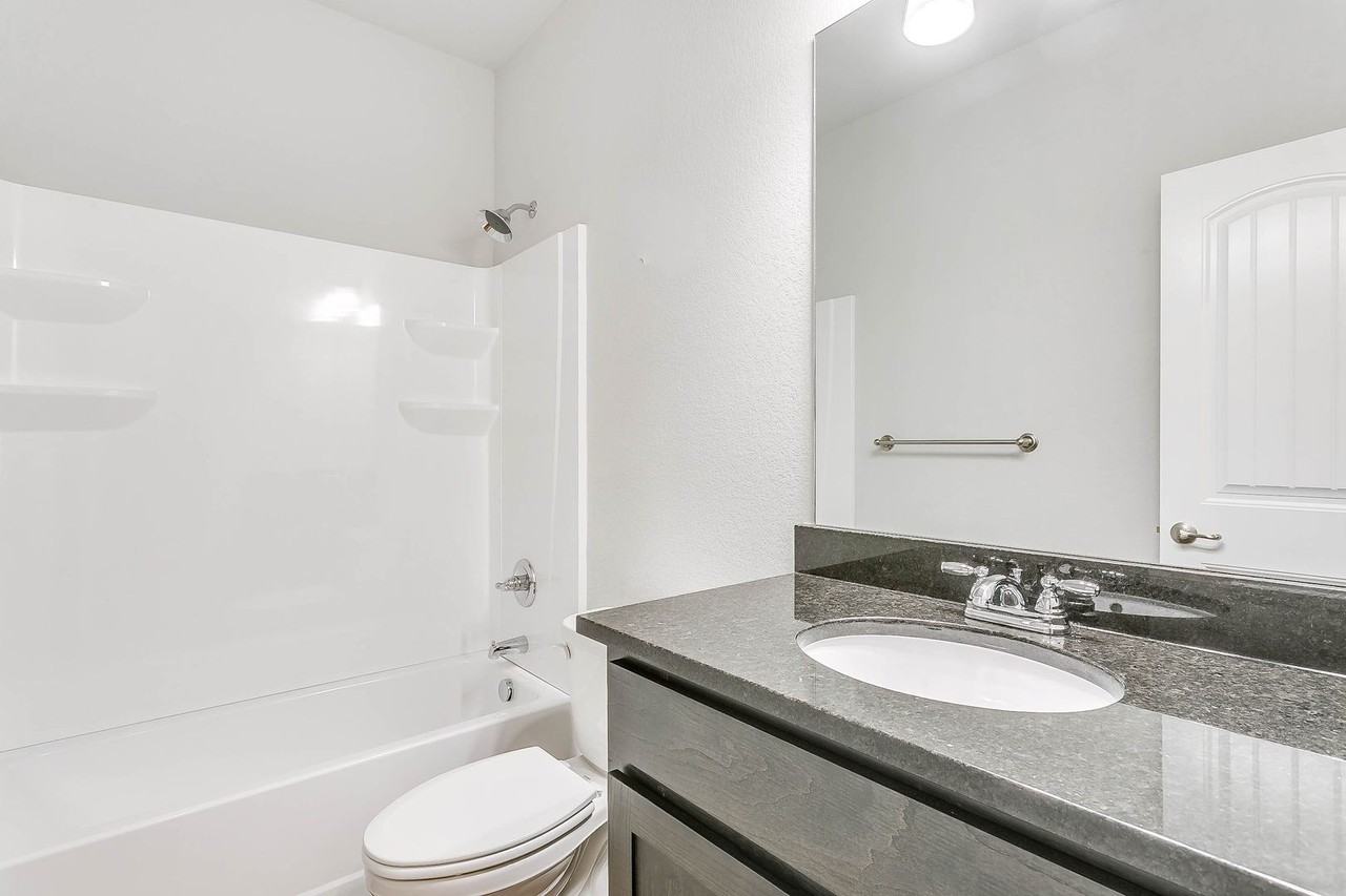 5609 Mclanahan Ln - Photo 4 of 9
