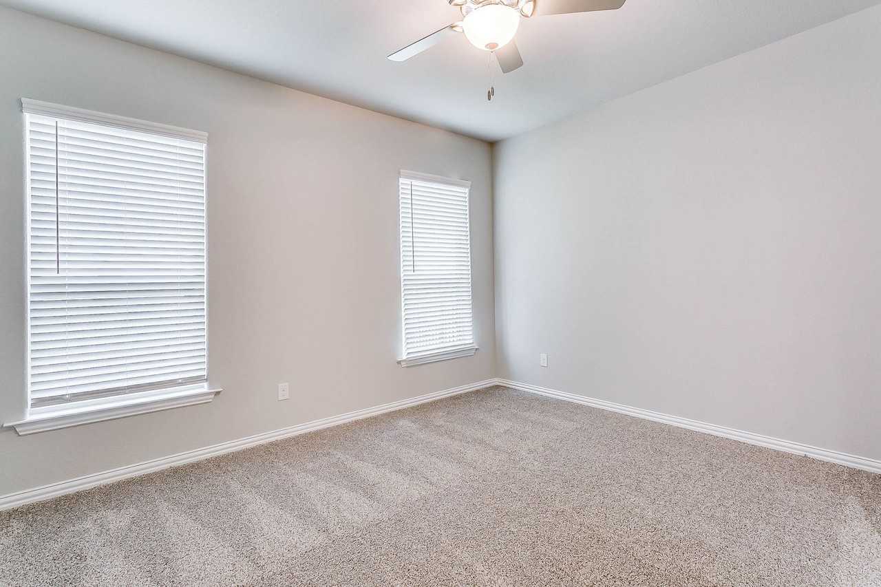 5609 Mclanahan Ln - Photo 7 of 9