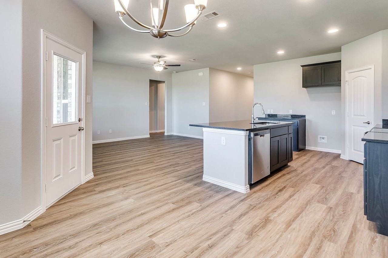 5605 Mclanahan Ln - Photo 2 of 11