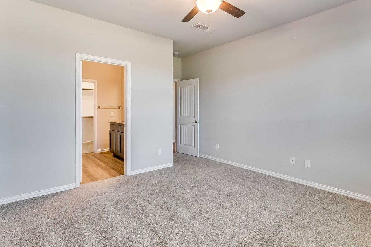 5605 Mclanahan Ln - Photo 5 of 11